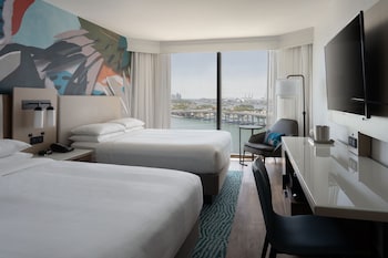Room, 2 Queen Beds, Bay View (Mobility Accessible, Tub)