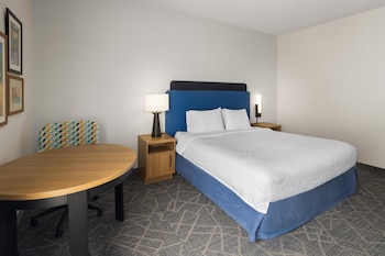 Room, 1 King Bed, Accessible (Roll-In Shower, Mobility & Hearing)