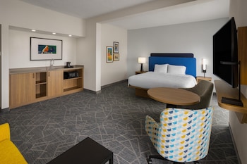 Deluxe Room, 1 King Bed with Sofa bed, Non Smoking