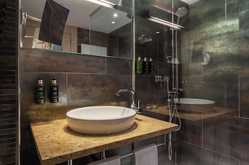 Melia Room, Room