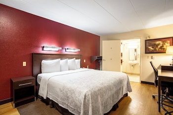 Premium Room, 1 King Bed, Accessible (Upgraded Bedding & Snack, Smoke Free)
