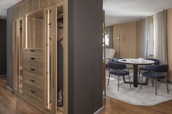 Suite (Tower Suite)