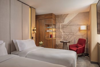 Superior Room (View, Twin beds)