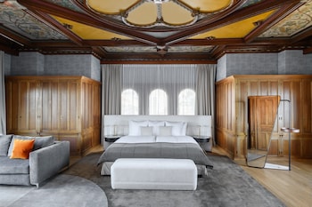 Suite, Lake View (Riviera)