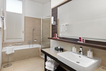 Suite, City View (Chevalier)