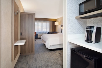 Standard Room, 1 Queen Bed, Accessible (Mobility)