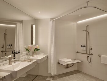 Junior Suite, 1 Double Bed, Ocean View (Accessible)