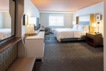 Standard Room, 1 Queen Bed, Accessible, Non Smoking (Communications)