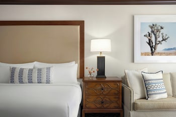 Room, 1 King Bed, Poolside