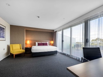 Privilege, Junior Suite, 1 King Bed, Balcony