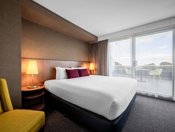 Privilege, Junior Suite, 1 King Bed, Balcony