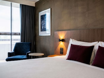 Superior Room, 1 King Bed, Balcony