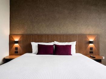 Classic Room, 1 King Bed