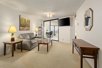 Deluxe Suite (Business | Harbour View)