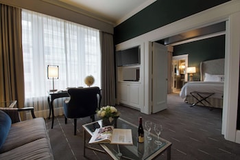 Suite, 1 King Bed (Parlor)