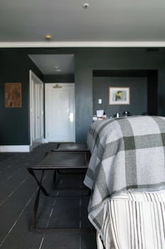 Deluxe Room, 1 King Bed