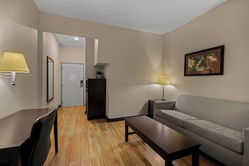 Suite, 1 Queen Bed, Accessible, Non Smoking (Roll-In Shower)