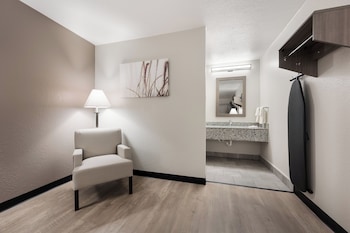 Superior Room, 1 King Bed, Non Smoking (Renovated)