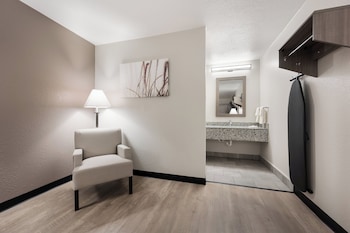 Superior Room, 1 King Bed, Non Smoking (Renovated)