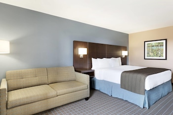 Suite, Multiple Beds, Non Smoking (Walk-In Shower)