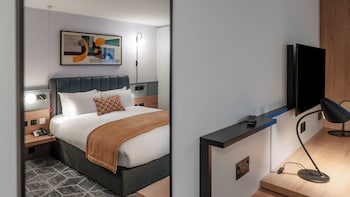 Standard Room, 1 King Bed