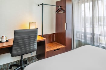 Standard Room, 2 Queen Beds, Non Smoking, Ground Floor (First Floor)