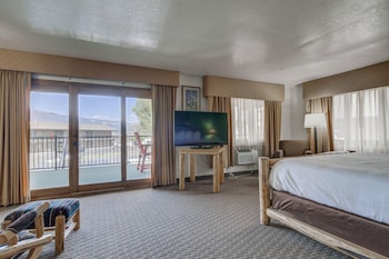 Cabin, 1 King Bed, Mountain View