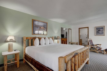 Cabin, 1 King Bed, Mountain View