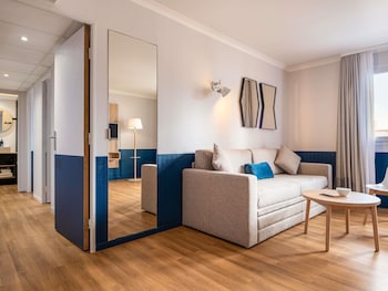 Apartment, Multiple Beds