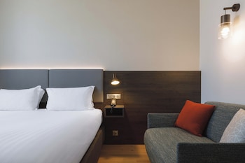 Suite, 1 Queen Bed with Sofa bed