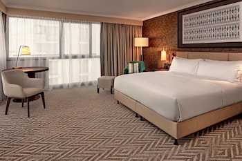 Room, 1 King Bed, Corner (Panorama)