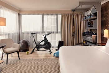 Room, 1 King Bed (Fitness)