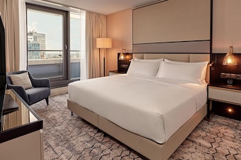 Panoramic Suite, 1 King Bed, Balcony (Panorama)
