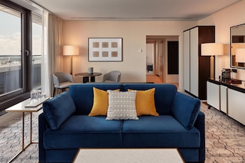 Panoramic Suite, 1 King Bed, Balcony (Panorama)
