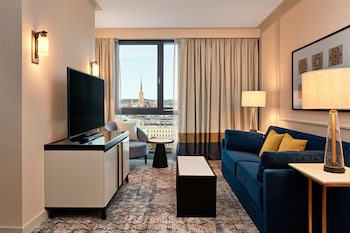 Suite, 1 King Bed, Park View (Park)