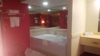 Honeymoon Suite, 1 King Bed with Sofa bed