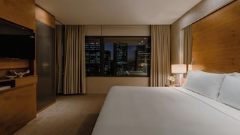 Suite, 1 Bedroom, Club Lounge Access (High Floor)