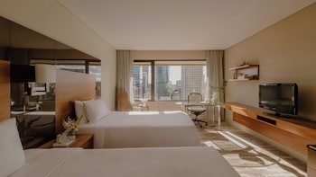 Classic Room, 2 Double Beds, Club Lounge Access (High Floor)