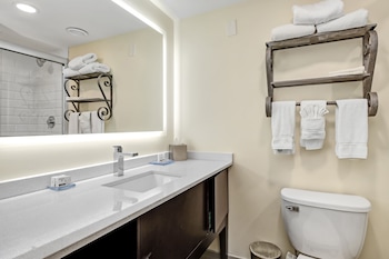 Suite, 1 Bedroom, Courtyard View