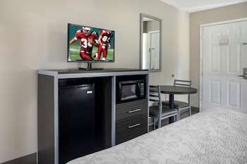 Deluxe Room, 1 King Bed, Accessible, Non Smoking
