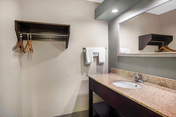 Deluxe Room, 2 Queen Beds, Non Smoking