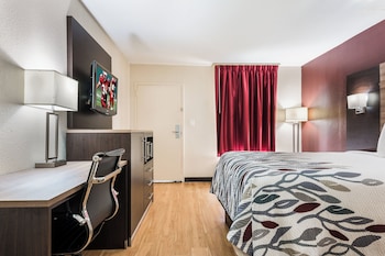 Deluxe Room, 1 Queen Bed, Smoking