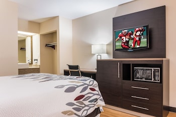 Deluxe Room, 1 Queen Bed, Smoking