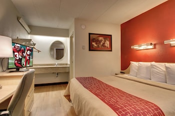Standard Room, 1 King Bed (Smoke Free)