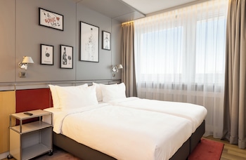 Twin Room (Down to Earth)