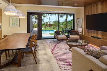 3 Bedroom Ilikai Villa, Garden View (2 Kings and 1 Bunk Bed)