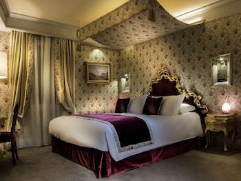 Deluxe Room, 1 King Bed either Terrace or View