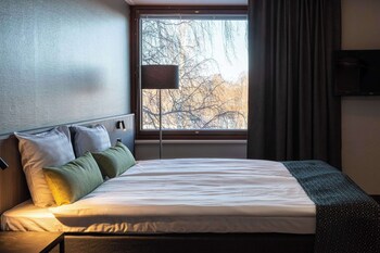 Superior Room (Queen | Plus)