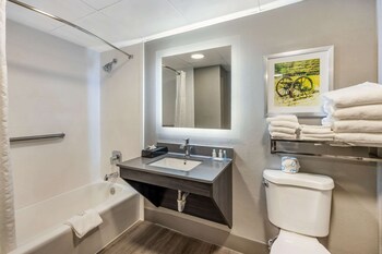 Room, 2 Queen Beds, Accessible, Non Smoking
