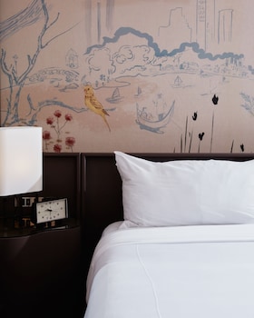 Panoramic Room, 1 King Bed, Park View (Meadow Suite)